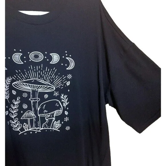 Women's Size 2XL Oversized Mushroom Moon Phases Stretchy Black Top - Picture 2 of 4